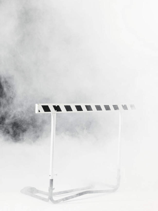 无人,竖图,室内,特写,白天,白色背景,正面,锻炼,快乐,比赛,运动,竞争,朦胧,模糊,粉末,烟雾,娱乐,休闲,粉,摄影,影棚,体育运动,粉状,粉剂,体育,跨栏,彩图,影棚拍摄,健身,拍摄