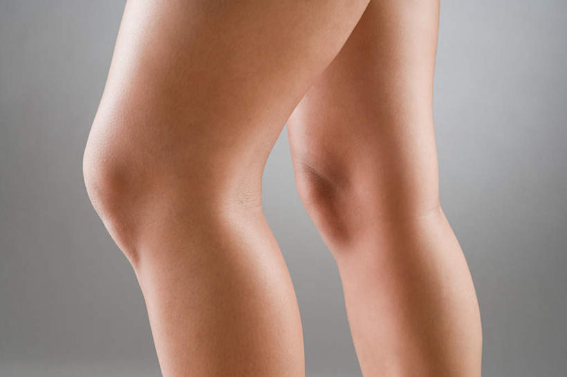 西方人,腿部,膝盖,腿,一个人,横图,室内,特写,白天,侧面,欧洲,欧洲人,仅一个年轻女性,仅一个女性,仅一个人,灰色背景,裸露,摄影,影棚,裸,年轻女性,女人,女性,白种人,半身,彩图,影棚拍摄,拍摄