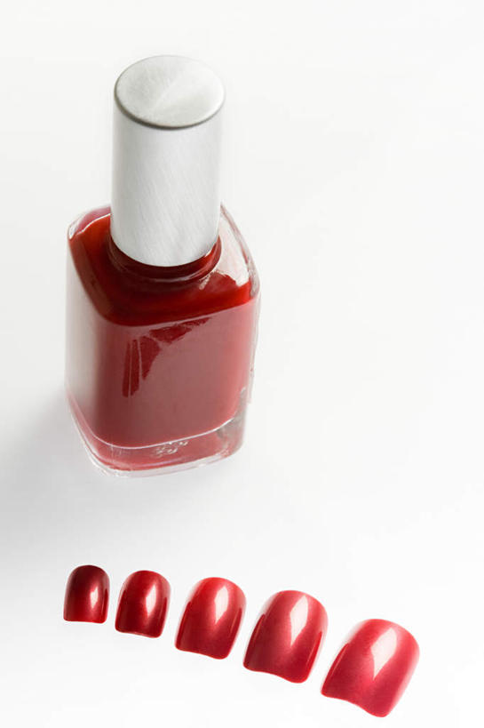 指甲,无人,竖图,俯视,室内,特写,白天,白色背景,化妆,美容,静物,五个,一排,许多,护肤,阴影,整齐,装饰,反射,罐子,影子,指甲油,玻璃制品,排列,一个,红色,玻璃瓶,瓶子,保养,享受,休闲,放松,保健,摄影,影棚,单个,华丽,修饰,点缀,一瓶,队列,养颜,假指甲,衬托,美观,雅致,雅观,手指甲,彩图,高角度拍摄,影棚拍摄,拍摄