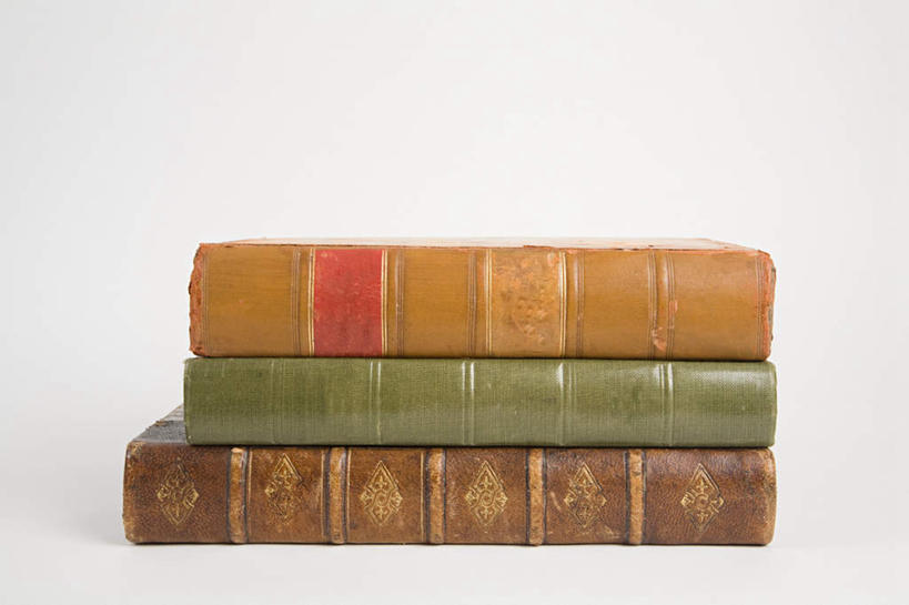 无人,横图,室内,特写,白天,白色背景,正面,看书,阅读,静物,书籍,一堆,学习,堆叠,堆积,书本,看,读书,浏览,摄影,影棚,堆,书,图书,彩图,影棚拍摄,拍摄