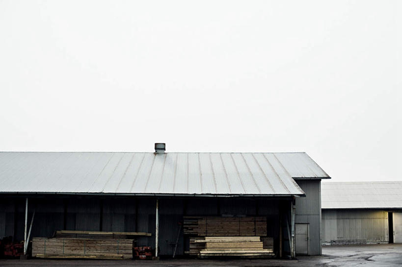 无人,家,工厂,木屋,横图,室外,白天,仰视,木制,仓库,住宅,天空,木制品,天,晴朗,万里无云,晴空,晴空万里,彩图,低角度拍摄,工地,茅舍,茅屋,棚屋,小木屋,小屋,制造厂