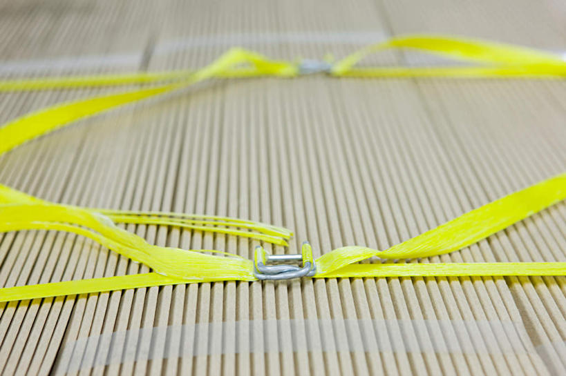 无人,工厂,横图,俯视,室内,特写,白天,地板,静物,朦胧,模糊,办公用品,地面,木地板,文具,黄色,办公设备,文具用品,胶布,透明胶,文化工具,黏胶,彩图,高角度拍摄,工地,制造厂