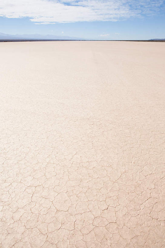 无人,竖图,室外,白天,正面,旅游,度假,美景,沙漠,阿根廷,阴影,光线,影子,地平线,景观,云,云朵,辽阔,地面,云彩,娱乐,蓝色,白云,蓝天,天空,阳光,自然,天,享受,休闲,广阔,景色,南美,放松,晴朗,一望无际,南美洲,拉丁美洲,自然风光,延伸,美洲,圣胡安,天地相交,亚美利加洲,南亚美利加洲,阿根廷共和国,无边无际,一马平川,圣胡安省,大漠,砂漠,晴空,彩图