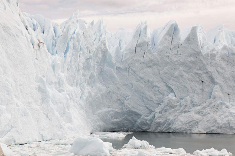 无人,公园,横图,室外,白天,正面,旅游,度假,冰山,海浪,海洋,美景,山,阿根廷,冰,景观,浪花,山峰,山峦,娱乐,冰川,自然,海水,享受,休闲,景色,南美,放松,寒冷,冰冷,南美洲,国家公园,拉丁美洲,自然风光,美洲,冰河,海景,亚美利加洲,严寒,南亚美利加洲,冰凉,酷寒,凛冽,凛凛,极冷,阿根廷共和国,巴塔哥尼亚高原,巴塔哥尼亚,阿根廷冰川国家公园,圣克鲁斯省,大海,风浪,海,海水的波动,近岸浪,涌浪,彩图