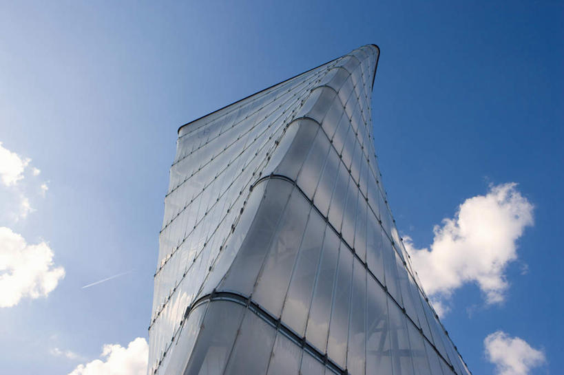 无人,高楼大厦,横图,室外,白天,仰视,度假,美景,窗户,城市风光,城市,大厦,建筑,摩天大楼,德国,欧洲,阴影,光线,影子,墙,景观,云,云朵,云彩,娱乐,玻璃窗,墙壁,墙面,蓝色,白云,蓝天,天空,阳光,楼宇,天,享受,休闲,景色,放松,晴朗,西欧,德意志联邦共和国,勃兰登堡,勃兰登堡州,晴空,彩图,低角度拍摄,大楼,高层建筑,高楼,摩天楼