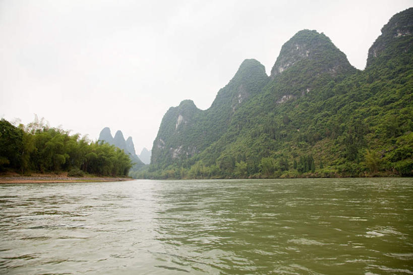 无人,横图,室外,白天,仰视,旅游,度假,河流,美景,山,山脉,树林,水,植物,桂林,中国,亚洲,纹路,纹理,河水,景观,山峰,水流,云,云朵,山峦,云彩,娱乐,树,树木,蓝色,绿色,白云,蓝天,天空,自然,群山,天,享受,休闲,景色,放松,生长,晴朗,成长,广西,自然风光,东亚,阳朔,广西壮族自治区,肌理,中华人民共和国,桂林市,桂,华南地区,阳朔县,兴坪,兴坪镇,晴空,彩图,低角度拍摄