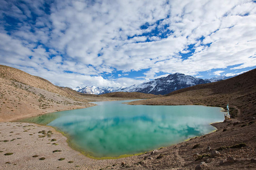 无人,横图,室外,白天,仰视,旅游,度假,湖,湖泊,美景,山,水,雪,雪山,大雪,印度,亚洲,冰,湖面,积雪,景观,山峰,水流,水面,雪景,云,云朵,冬季,冬天,山峦,云彩,娱乐,蓝色,白云,蓝天,天空,自然,湖水,天,享受,休闲,景色,放松,寒冷,晴朗,冰冷,自然风光,南亚,喜马偕尔邦,印度共和国,严寒,冰凉,酷寒,凛冽,凛凛,极冷,高山之州,喜马偕尔,晴空,彩图,低角度拍摄