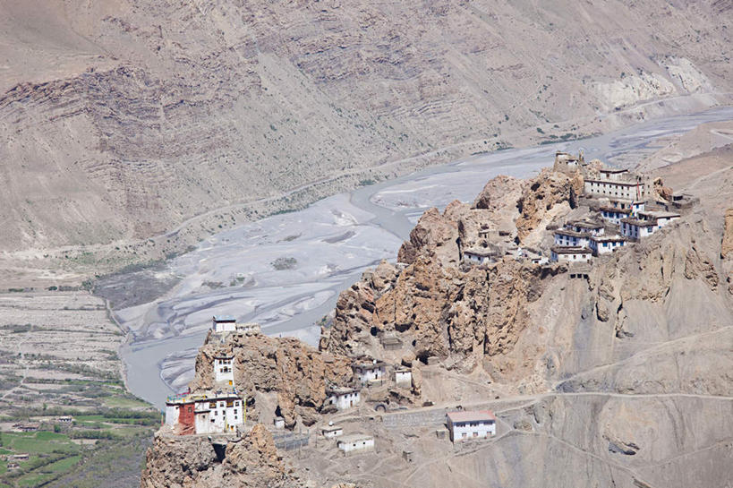 无人,寺庙,横图,俯视,航拍,室外,白天,旅游,度假,河流,美景,山,山脉,水,印度,亚洲,节日,曲折,弯曲,纹路,纹理,河水,景观,山峰,水流,山峦,燃烧,文化,娱乐,自然,香火,庙宇,群山,祈祷,享受,休闲,健康,景色,放松,许愿,宗教,蜿蜒,信仰,纪念,祈求,鸟瞰,自然风光,南亚,喜马偕尔邦,肌理,印度共和国,高山之州,喜马偕尔,平安,彩图,高角度拍摄,庙,寺