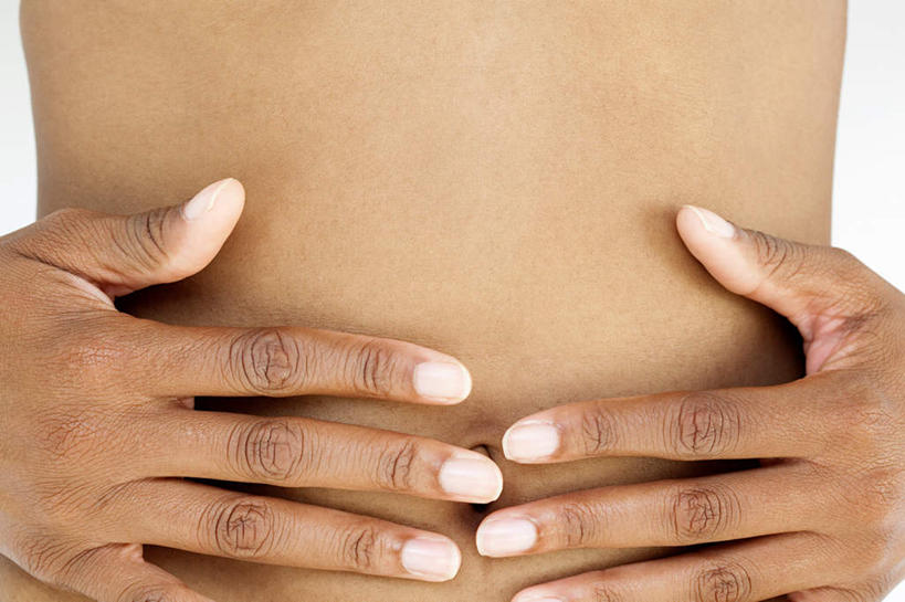 西方人,手,腹部,肚脐,一个人,摸,横图,室内,特写,白天,白色背景,正面,欧洲,欧洲人,双手,仅一个年轻女性,仅一个女性,仅一个人,抚摸,手部,肚脐眼,摄影,影棚,年轻女性,女人,女性,白种人,腹,肚子,触摸,接触,半身,彩图,影棚拍摄,拍摄