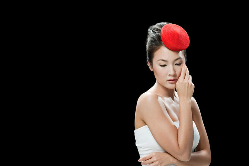 东方人,一个人,站,摸,横图,室内,白天,侧面,旗帜,国旗,帽子,日本,亚洲,仅一个年轻女性,仅一个女性,仅一个人,撑,抚摸,黑色背景,服装,日本国旗,托腮,注视,礼帽,黄种人,衣服,红色,白色,抹胸,低头,观察,看,托,站着,抱胸,摄影,服饰,影棚,观看,察看,衣着,穿着,关注,托下巴,东亚,日本国,垂头,衣饰,单手托腮,年轻女性,女人,女性,亚洲人,旗,触摸,接触,站立,半身,彩图,影棚拍摄,拍摄,日章旗