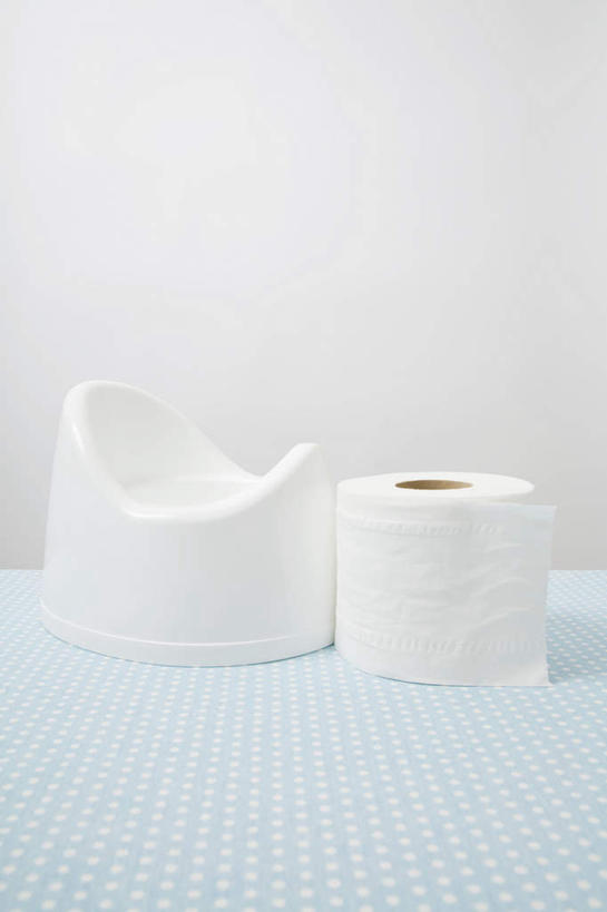 无人,竖图,室内,特写,白天,白色背景,正面,生活用品,静物,纸,马桶,一个,白色,纸巾,日用品,摄影,座便器,影棚,单个,卫生纸,卫生,卫浴,纯真,子孙桶,洁净,光明,恬静,中间色,朴素,清白,生活用纸,彩图,影棚拍摄,拍摄