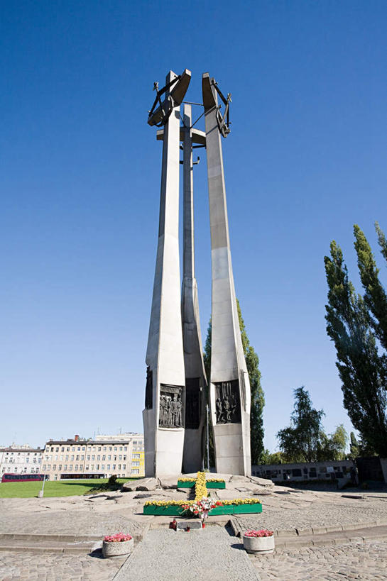 无人,竖图,室外,白天,仰视,旅游,度假,植物,标志建筑,地标,建筑,雕塑,欧洲,波兰,阴影,艺术,装饰,光线,雕刻,雕像,影子,娱乐,建设,树,树木,蓝色,绿色,蓝天,天空,阳光,自然,工艺品,天,享受,休闲,旅游胜地,放松,生长,晴朗,成长,纪念,美术,主题,陈列,中欧,万里无云,省会,功能,美学,波兰共和国,格但斯克,波美拉尼亚,波美拉尼亚省,晴空,晴空万里,彩图,低角度拍摄