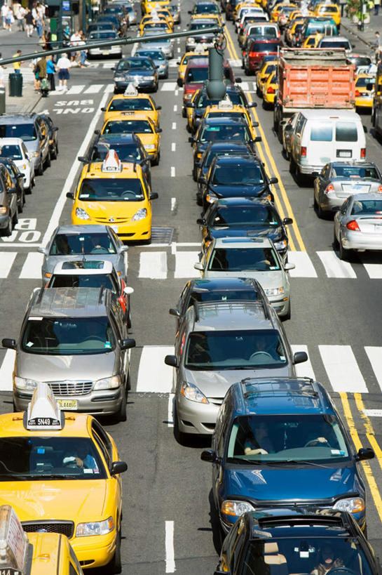 无人,竖图,俯视,室外,白天,度假,美景,城市风光,城市,道路,路,公路,出租车,汽车,一排,许多,整齐,并列,并排,景观,分界线,停车线,交通,很多,娱乐,车,排列,交通工具,轿车,享受,休闲,景色,放松,车行道,车行道分界线,堵塞,队列,载具,的士,标线,计程车,平行,车行线,梗塞,拥塞,马路,彩图,高角度拍摄