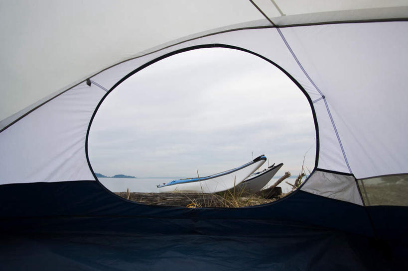 无人,横图,室内,白天,正面,旅游,度假,湖,湖泊,水,船,停靠,帐篷,湖面,水流,水面,云,云朵,木船,云彩,娱乐,蓝色,白云,蓝天,天空,交通工具,湖水,天,享受,休闲,放松,晴朗,舟,停泊,载具,独木舟,露营,野营,三艘,宿营,独木船,晴空,彩图