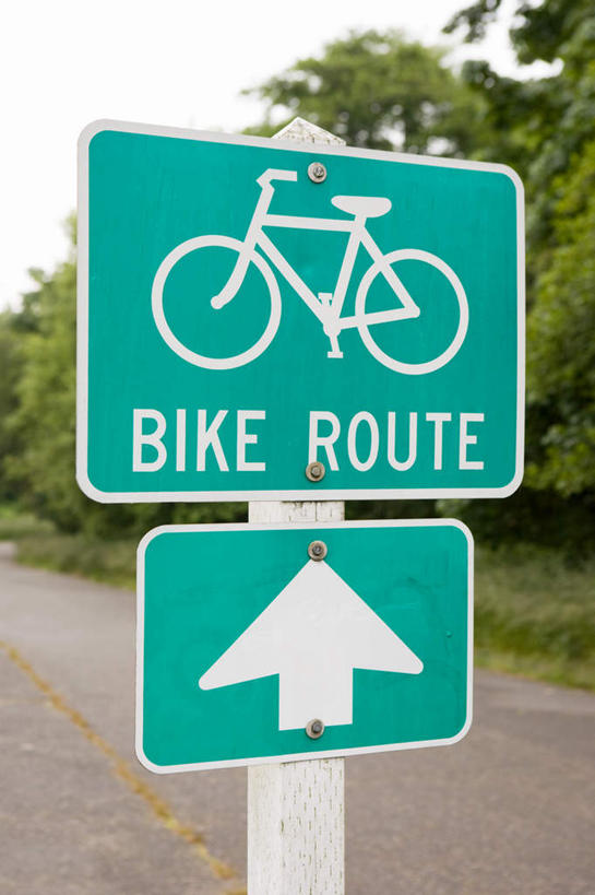 无人,竖图,室外,白天,正面,旅游,度假,草地,草坪,美景,植物,道路,路,公路,自行车,华盛顿,美国,一辆,景观,交通,方向,娱乐,箭头,车,脚踏车,草,树,树木,绿色,自然,交通工具,享受,休闲,景色,放松,生长,成长,北美,北美洲,指向,自然风光,载具,美洲,华盛顿州,西雅图,常绿之州,常青州,簇,北亚美利加洲,亚美利加洲,绿宝石城,翡翠之城,雨城,常绿之城,阿拉斯加门户,女王之城,喷气机之城,常青城,马路,彩图