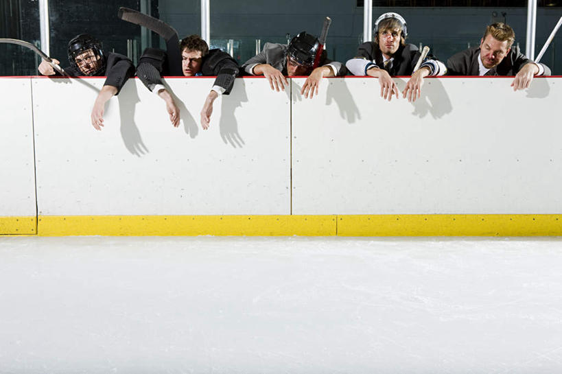 西方人,同事,商务人士,运动员,商务男性,商务女性,站,闭眼,横图,室内,白天,正面,衬衫,锻炼,成功,运动,合作,团队,集体,信心,欧洲,欧洲人,五个人,套装,墙,冰,许多人,注视,娱乐,队伍,墙壁,墙面,白色,浮冰,观察,看,站着,一群人,享受,休闲,疲倦,放松,寒冷,搭,观看,察看,冰冷,疲劳,领导,疲惫,成就,搭着,关注,商务装,困乏,合伙,领袖,工薪阶层,室内运动,溜冰场,疲乏,严寒,冰凉,酷寒,凛冽,凛凛,极冷,流冰,浮冰块,委顿,疲困,疲顿,疲钝,倦怠,怠倦,损伤,男人,男性,年轻男性,中年男性,白种人,白领,上班族,体育运动员,运动选手,闭眼睛,闭着眼,闭着眼睛,站立,半身,彩图,衬衣,健身