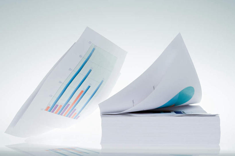 无人,横图,室内,特写,白天,白色背景,正面,桌面,桌子,静物,一堆,堆叠,堆积,漂浮,整齐,飘扬,木制,材料,档案,文件,纸,飘落,木制品,手稿,资料,摄影,影棚,下沉,整洁,堆,证明,文档,降落,飘零,参差,划一,彩图,影棚拍摄,拍摄