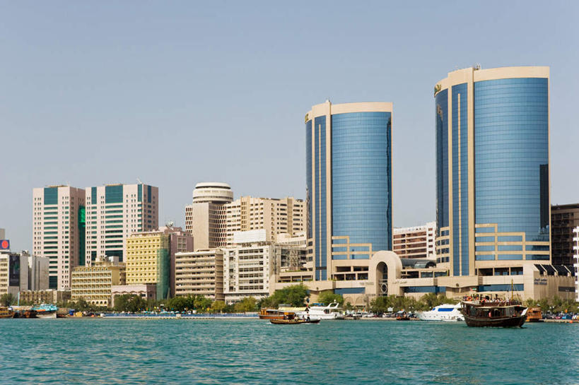 无人,高楼大厦,横图,室外,白天,正面,度假,河流,美景,水,植物,城市风光,城市,大厦,建筑,摩天大楼,非洲,莫桑比克,阴影,波纹,光线,影子,河水,景观,水流,涟漪,娱乐,树,树木,蓝色,绿色,倒影,蓝天,水纹,天空,阳光,自然,波浪,天,享受,休闲,景色,放松,生长,晴朗,成长,倒映,万里无云,首府,水晕,莫桑比克共和国,反照,贝拉,索法拉,索法拉省,晴空,晴空万里,彩图,大楼,高层建筑,高楼,摩天楼