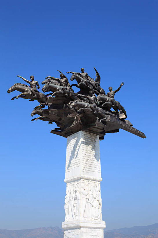 无人,竖图,室外,特写,白天,仰视,度假,美景,城市风光,城市,雕塑,土耳其,亚洲,艺术,装饰,雕刻,雕像,景观,娱乐,蓝色,蓝天,天空,工艺品,天,享受,休闲,景色,放松,晴朗,纪念,美术,主题,西亚,陈列,万里无云,首府,功能,美学,伊兹密尔,伊兹密尔省,晴空,晴空万里,彩图,低角度拍摄,土耳其共和国