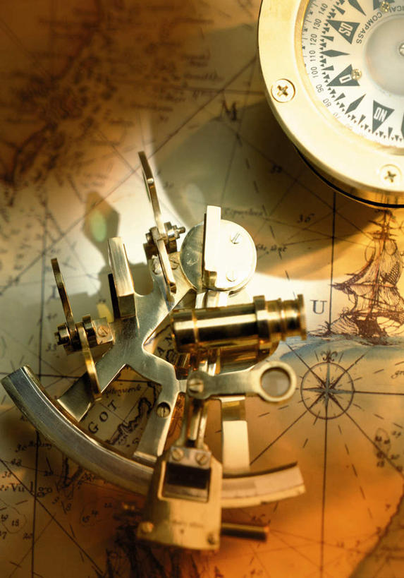 无人,竖图,俯视,室内,特写,白天,仪器,科技,道路,静物,地图,阴影,反射,科学,信息,测量,影子,刻度,交通,方向,历史,一个,指南针,指示,角度,摄影,地理,影棚,单个,引导,指引,测量工具,罗盘,衡量,科学技术,绘图,指向,指北针,六分仪,司南,比例,发明,测绘,量具,量仪,标度,罗盘针,基准,夹角,彩图,高角度拍摄,影棚拍摄,拍摄,导航,光学仪器,地质