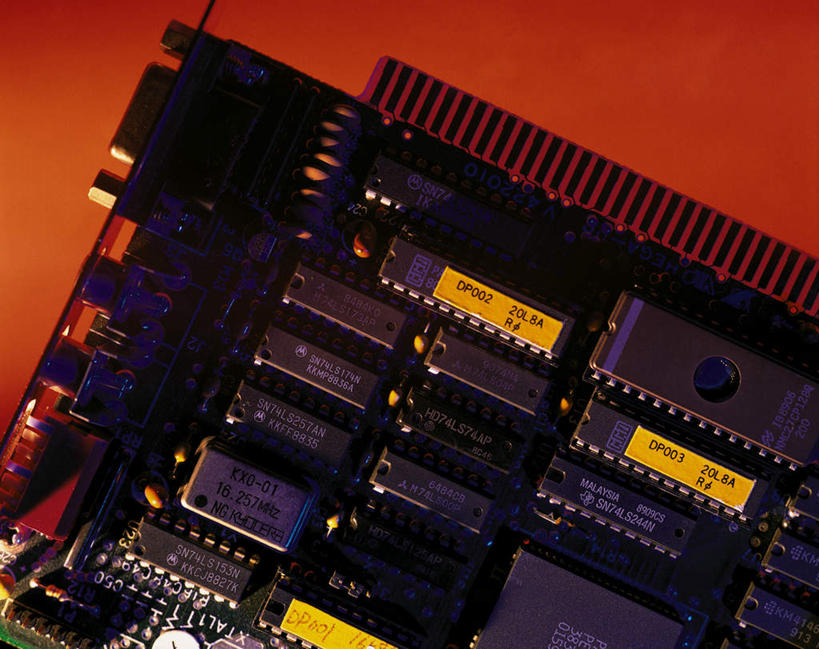 无人,横图,俯视,室内,特写,白天,科技,静物,橙色背景,阴影,反射,电路板,影子,工业,摄影,影棚,未来,产业,计算机,彩图,高角度拍摄,影棚拍摄,拍摄