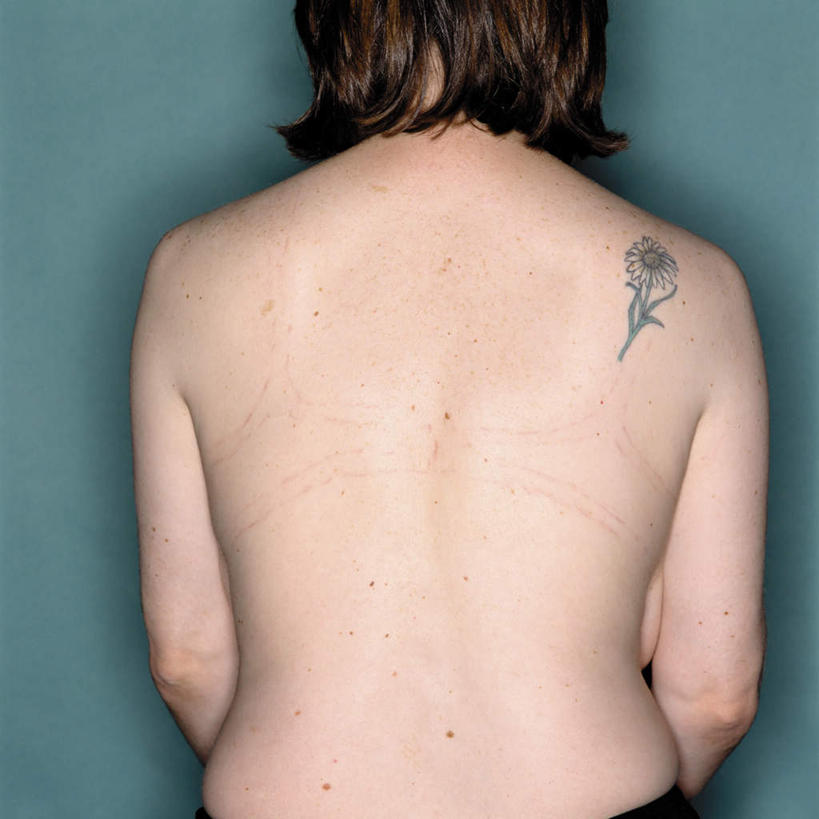 西方人,一个人,站,方图,室内,特写,白天,时尚,欧洲,欧洲人,仅一个年轻女性,仅一个女性,仅一个人,文化,裸露,纹身,背面,站着,个性,摄影,信仰,影棚,赤裸,刺青,裸,追求,想象,文身,勇气,崇拜,张扬,年轻女性,女人,女性,白种人,站立,半身,彩图,影棚拍摄,拍摄