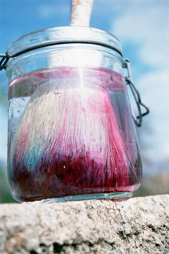 无人,竖图,室外,特写,白天,仰视,玻璃,阴影,光线,笔,影子,云,云朵,办公用品,云彩,玻璃制品,文具,一个,粉色,蓝色,白云,蓝天,天空,阳光,玻璃瓶,画笔,瓶子,学习用品,天,晴朗,单个,文具用品,一支,广口瓶,荡涤,洗濯,晴空,清洗,彩图,低角度拍摄