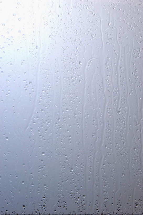 无人,竖图,室内,特写,白天,正面,水,雨,暴雨,大雨,窗户,玻璃,飞溅,溅,液体,水滴,玻璃窗,玻璃制品,水珠,灰色,细雨,喷洒,小雨,彩图