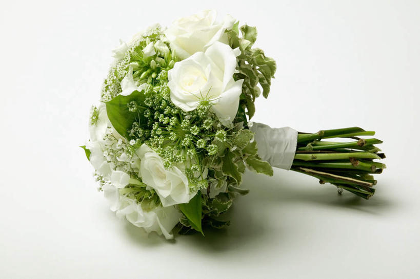 无人,横图,俯视,室内,特写,白天,白色背景,叶子,阴影,盛开,反射,捧花,手捧花,影子,绿叶,花蕾,花,花瓣,花朵,鲜花,绿色,白色,花束,花苞,花蕊,一束,嫩叶,摄影,影棚,婚礼捧花,叶,叶片,彩图,高角度拍摄,影棚拍摄,拍摄