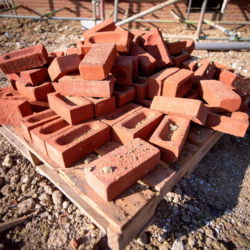 无人,方图,俯视,室外,白天,石头,一堆,阴影,堆叠,堆积,光线,石子,影子,支架,垃圾,架子,脚手架,施工,阳光,建筑工地,堆,支撑,固定,地盘,建筑地盘,施工地盘,渣滓,石块,彩图,高角度拍摄,工地,稳固