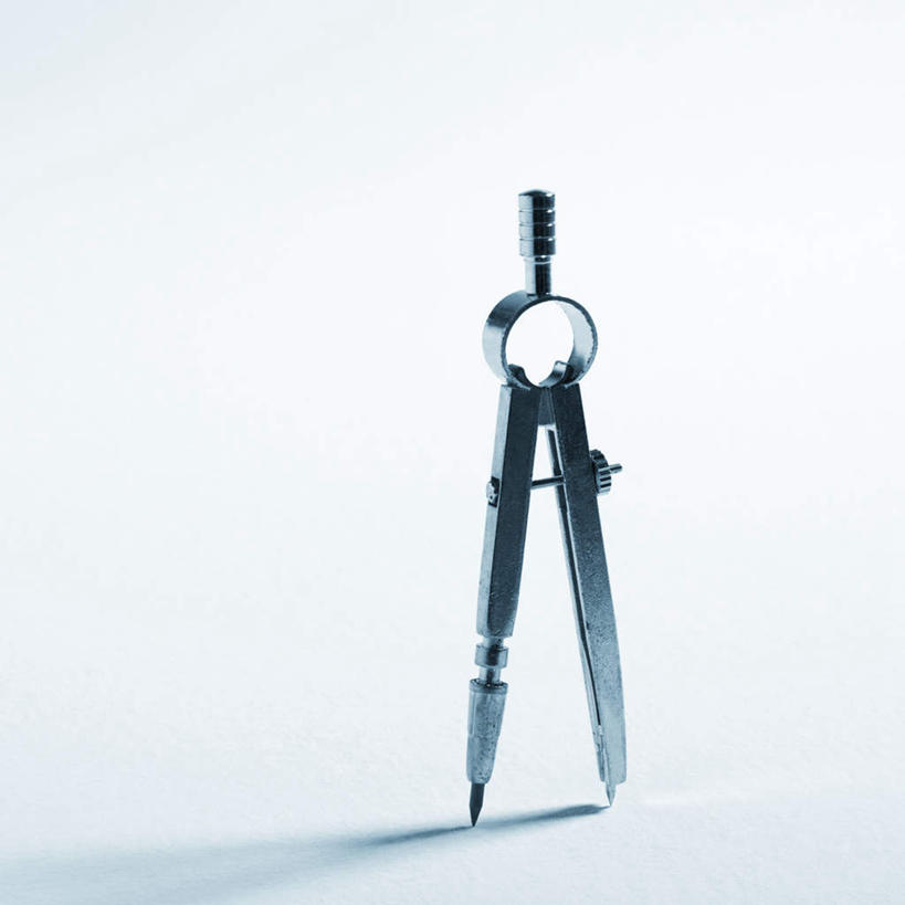 无人,方图,室内,特写,白天,白色背景,正面,静物,金属制品,阴影,反射,测量,金属,影子,办公用具,一个,圆规,摄影,影棚,单个,绘图,绘图工具,彩图,影棚拍摄,拍摄
