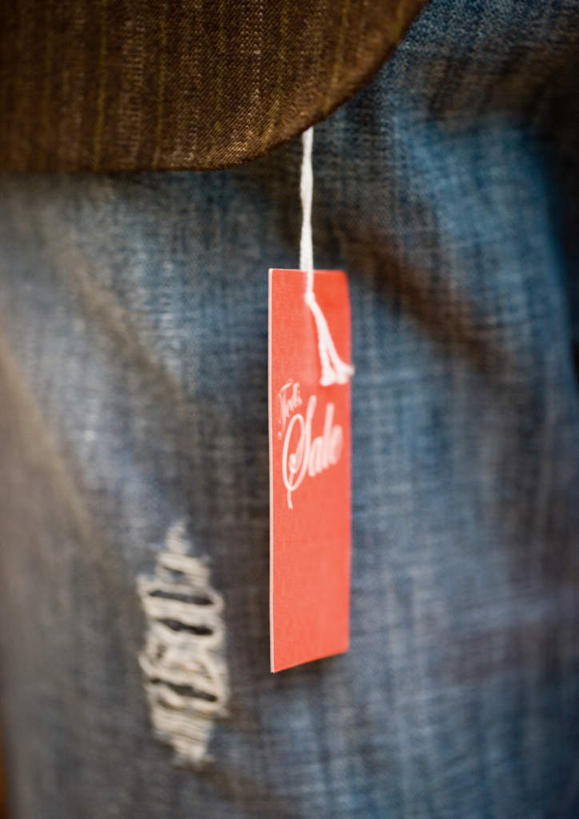 无人,商店,竖图,室内,白天,正面,消费,超市,指示牌,标牌,标志,商标,商品,文字,牛仔裤,标识,吊牌,货物,金融,百货,促销,贸易,百货公司,彩图,购物商场,购物中心,商业中心