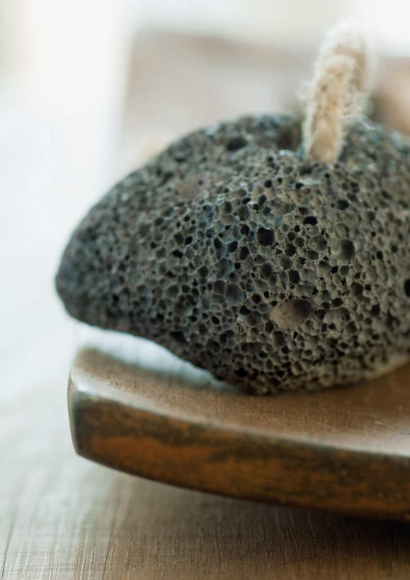 无人,竖图,室内,特写,白天,正面,按摩,美容,石头,护肤,石子,保养,享受,休闲,放松,SPA水疗,保健,温泉浴场,磨脚石,养颜,石块,矿泉疗养地,彩图,水疗