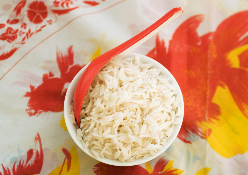 米饭,无人,横图,俯视,室内,特写,白天,烹饪,中餐,餐具,勺子,料理,食品,饭,菜肴,美食,食物,调羹,汤匙,碗,中式,佳肴,五谷,进餐用具,烹调用具,彩图,高角度拍摄