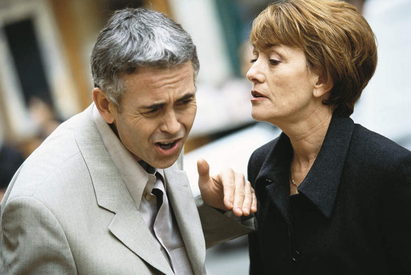 西方人,手,两个人,夫妻,站,横图,室外,白天,正面,爱情,欧洲,欧洲人,浪漫,站着,手部,恩爱,恋人,争吵,老年男性,老年女性,男人,男性,女人,女性,白种人,情侣,站立,争论,半身,彩图,伴侣