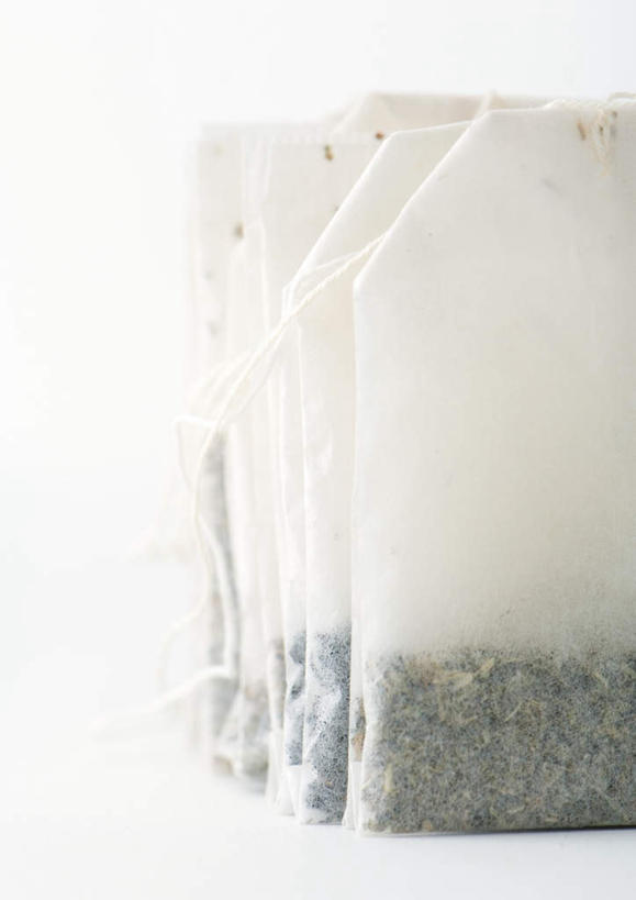 无人,竖图,室内,特写,白天,白色背景,正面,美容,幸福,茶,桌面,桌子,一排,护肤,整齐,包装,茶叶,食品,娱乐,茶包,食物,排列,白色,花茶,保养,享受,休闲,温馨,放松,乐趣,摄影,影棚,花草茶,提神,舒适,队列,醒脑,养颜,三袋,香花茶,香片,熏花茶,彩图,影棚拍摄,拍摄