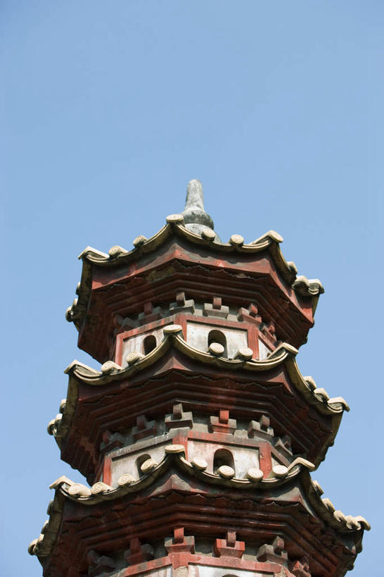 无人,寺庙,竖图,室外,白天,仰视,广州,中国,亚洲,节日,塔,塔楼,燃烧,文化,佛塔,蓝色,蓝天,天空,香火,庙宇,天,祈祷,健康,许愿,宗教,信仰,晴朗,纪念,祈求,东亚,广东,广东省,万里无云,中华人民共和国,华南地区,省会,广州市,粤,平安,晴空,晴空万里,彩图,低角度拍摄,庙,寺