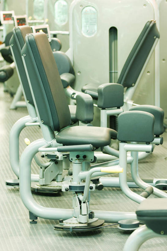 无人,健身房,竖图,室内,白天,正面,锻炼,运动,一排,许多,整齐,运动器械,排列,健身器械,队列,健身器材,体育,彩图,健身,健身馆,运动器材