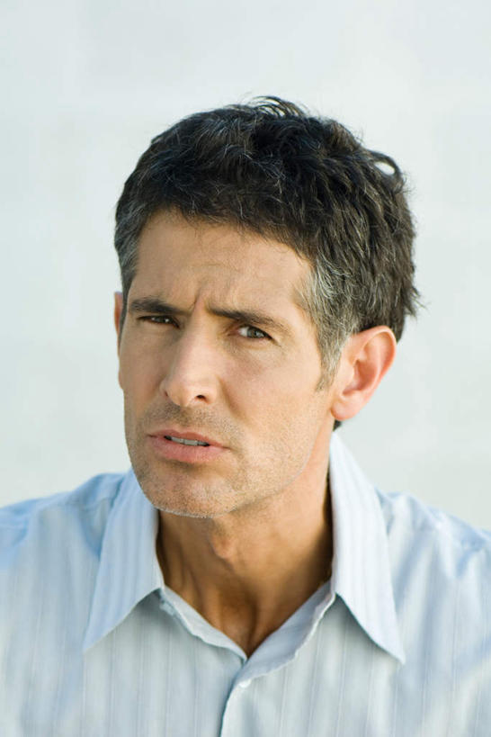 西方人,脸,头,嘴,脸颊,一个人,竖图,室内,白天,白色背景,正面,欧洲,欧洲人,仅一个男性,仅一个人,仅一个中年男性,嘟嘴,撅嘴,摄影,影棚,男人,男性,中年男性,白种人,头部,脸部,脸蛋,面部,嘴巴,嘴唇,半身,彩图,影棚拍摄,拍摄