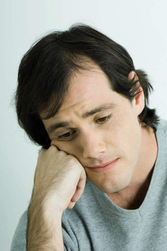 西方人,脸,头,脸颊,一个人,竖图,室内,白天,白色背景,正面,欧洲,欧洲人,仅一个男性,仅一个人,仅一个中年男性,撑,托腮,托,思考,思索,想,摄影,影棚,托下巴,男人,男性,中年男性,白种人,头部,脸部,脸蛋,面部,半身,彩图,影棚拍摄,拍摄