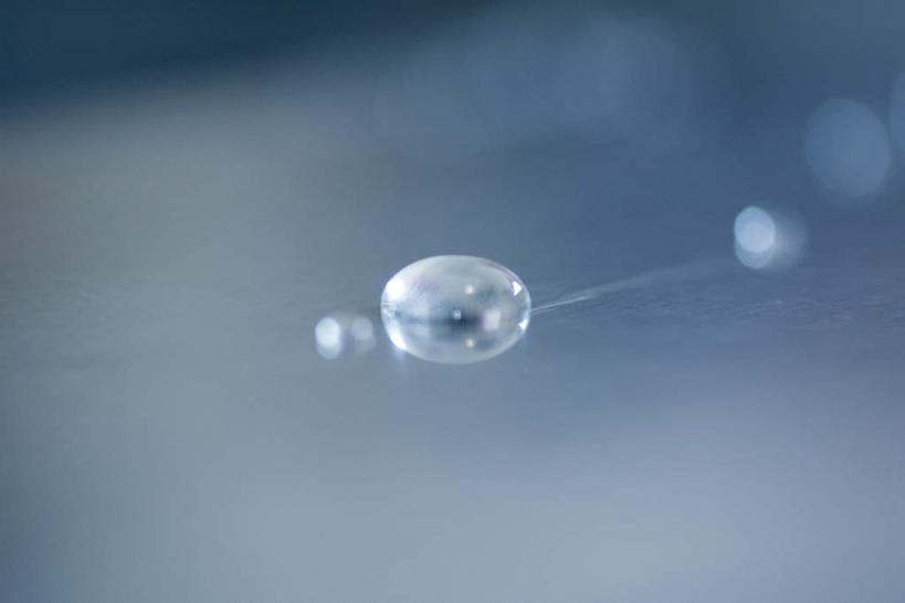 无人,横图,俯视,室外,特写,白天,美景,水,露水,朦胧,模糊,透明,液体,景观,水滴,水珠,自然,露珠,景色,生机,剔透,自然风光,灵动,通明,彩图,高角度拍摄,晶莹