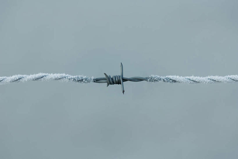 无人,横图,俯视,室外,特写,白天,美景,静物,连接,朦胧,模糊,铁,冰,景观,霜,自然,铁丝,景色,自然风光,冰霜,彩图,高角度拍摄