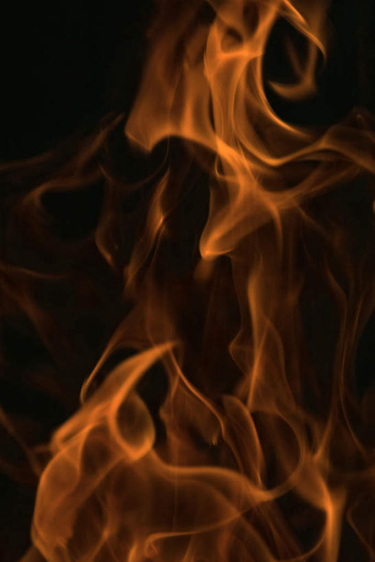 无人,竖图,室内,特写,白天,正面,火,黑色背景,火苗,火焰,燃烧,温暖,摄影,影棚,危险,彩图,影棚拍摄,拍摄