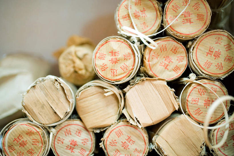 无人,横图,室内,特写,白天,正面,幸福,茶,一堆,堆叠,堆积,包装,标志,文字,字符,茶叶,娱乐,标识,享受,休闲,温馨,汉字,放松,乐趣,堆,提神,舒适,中文,圆柱体,醒脑,国文,华文,黑茶,普洱茶,彩图