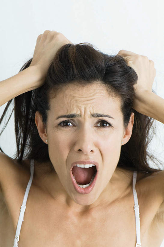 西方人,头发,一个人,站,竖图,室内,特写,白天,白色背景,正面,欧洲,欧洲人,仅一个年轻女性,仅一个女性,仅一个人,注视,白色,黑色,看,站着,张嘴,皱眉,摄影,影棚,抓狂,肩带,张大嘴巴,年轻女性,女人,女性,白种人,张开嘴,站立,半身,彩图,影棚拍摄,拍摄