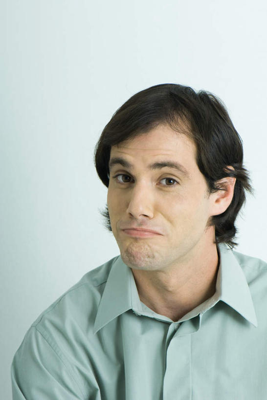 西方人,头发,一个人,站,笑,微笑,竖图,室内,特写,白天,白色背景,正面,衬衫,欧洲,欧洲人,仅一个男性,仅一个人,注视,仅一个年轻男性,蓝色,黑色,嘟嘴,看,站着,撅嘴,摄影,影棚,男人,男性,年轻男性,白种人,站立,半身,彩图,影棚拍摄,衬衣,拍摄