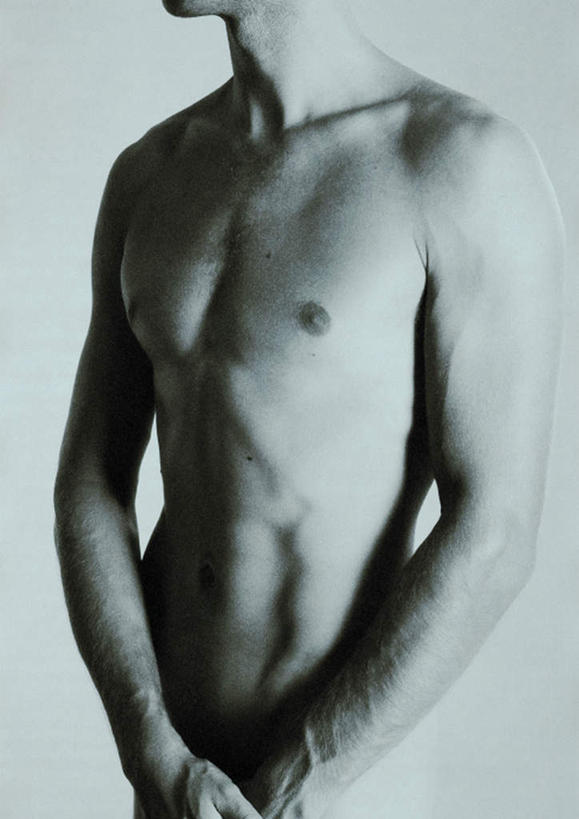 西方人,胸,一个人,站,竖图,室内,特写,白天,白色背景,正面,欧洲,欧洲人,仅一个男性,仅一个人,阴影,反射,影子,裸露,仅一个年轻男性,手放前,站着,摄影,影棚,赤裸,裸,男人,男性,年轻男性,白种人,胸部,站立,半身,彩图,影棚拍摄,拍摄