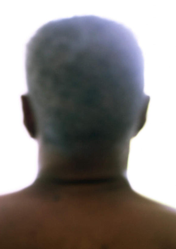 西方人,脖子,一个人,站,竖图,室内,特写,白天,白色背景,正面,欧洲,欧洲人,仅一个男性,仅一个人,站着,仅一个老年男性,摄影,影棚,后脑勺,老年男性,男人,男性,白种人,脖,颈,颈部,站立,半身,彩图,影棚拍摄,拍摄