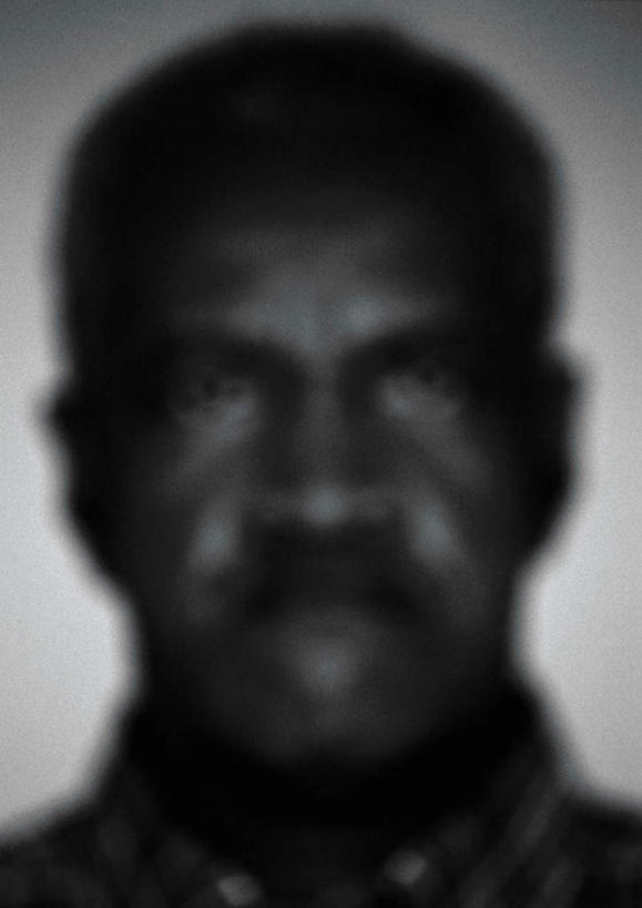 西方人,一个人,站,竖图,黑白,室内,白天,白色背景,正面,欧洲,欧洲人,仅一个男性,仅一个人,注视,看,站着,仅一个老年男性,摄影,影棚,关注,老年男性,男人,男性,白种人,站立,半身,影棚拍摄,拍摄