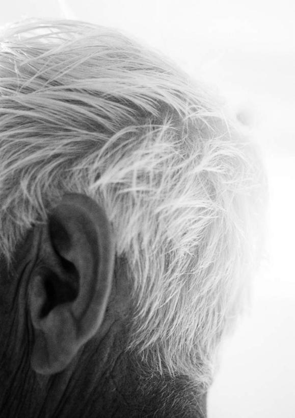 西方人,耳朵,脑,一个人,站,竖图,室内,特写,白天,白色背景,侧面,欧洲,欧洲人,仅一个男性,仅一个人,站着,仅一个老年男性,摄影,影棚,老年男性,男人,男性,白种人,脑部,脑子,耳,耳部,站立,半身,彩图,影棚拍摄,拍摄